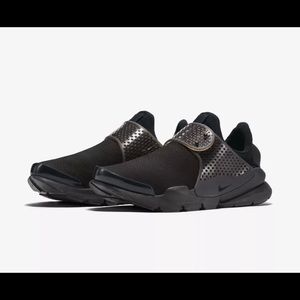 Nike Sock Dart (7Y) Women’s 8.5